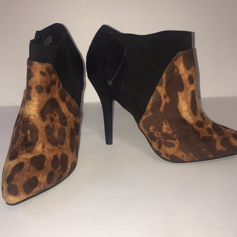 Size 9 leopard Booties